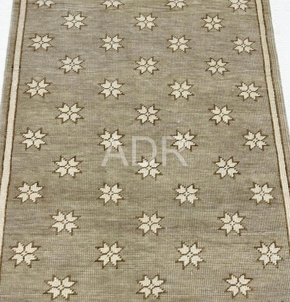 Hand Knotted Neutral Wool Rug – Minimalist Floral Area Rug