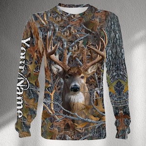 Personalisiertes Hirsch-Jagd-Tarn-Langarm-Shirt - Benutzerdefinierter Namensärmel, realistischer Weißwedel-Buckel-Waldblätter-Druck