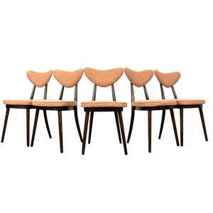 5 sedie da pranzo anni &#39;50 di H & J Kurmanowicz / Sedie vintage in legno restaurate in stile moderno di metà secolo in tessuto arancione e rosa / Polonia / Set di 5