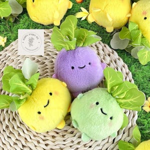 Adorable Veggie-Themed Keyring, Cute Little Cabbage Charm, Soft Handcrafted Gift for Kids, Handmade Plush Key Ring, Kawaii Bag Charm