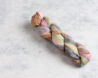 Cinta de seda sari: tiras de cinta de seda reciclada en verde suave, rosa, gris y marrón. Cinta ecológica para manualidades, joyería y bodas.