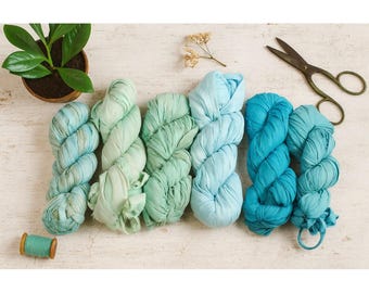 Türkise Sariseideband Stränge - 50g (20 m), Recycelte Seidenstreifen in Aqua- & Blautönen zum Basteln, Weben, Geschenke verpacken