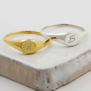 Custom Oval Signet Ring - Dainty Engraved Initial Ring - Personalized Gold Pinky Ring - Christmas Gift - Personalized Mini Ring - Mom Gifts
