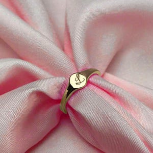 Mini Oval Custom Signet ring- Gold Pinky Ring- Dainty Initial Ring- Engraved Signet Ring- Minimalist Ring- Personalized  Ring - Gift for her