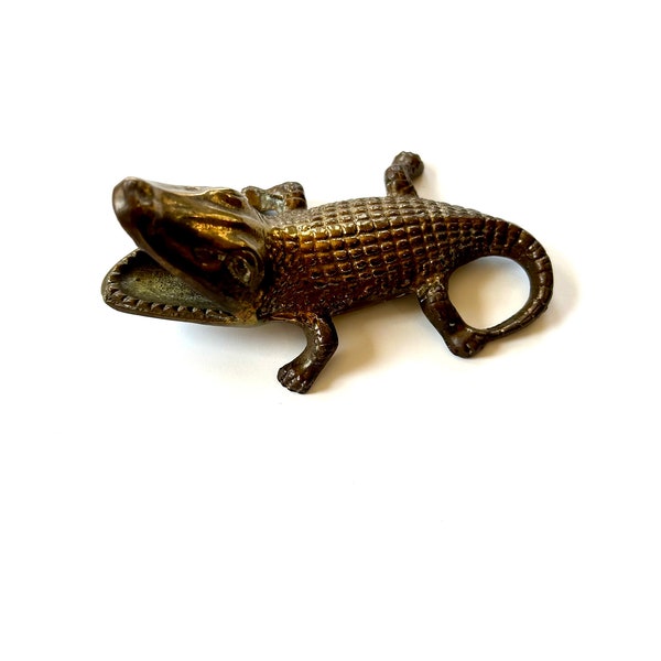 Vintage alligator brass ashtray alligator sculpture Soviet souvenir crocodile ashtray rare home decor alligator paperweight