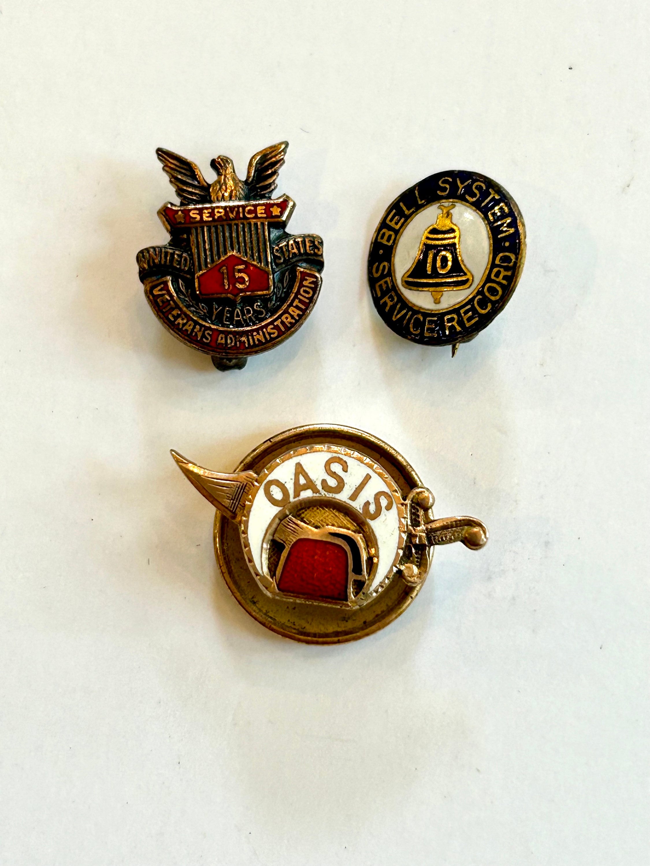 Pin émail Vintage Telephone Frontiers 50th Anniversary – Or Et émail