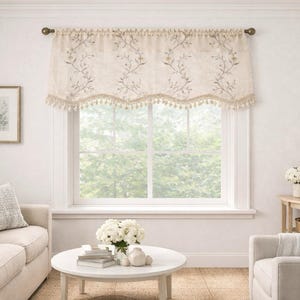 Tenda a manto smerlato ricamata color champagne con frange di perline e tasca trasparente 54x22