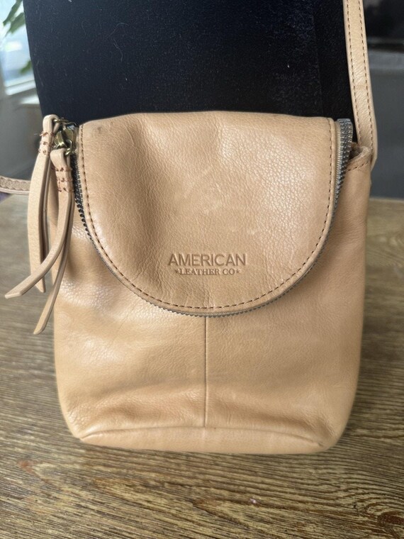 American Leather Co. Hampton Zip Around Crossbody Cashew  display picture 3