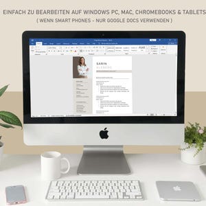 May include: A desktop computer displaying a resume template in a word processing program. The screen shows the name "SARIN KLEBERG". A keyboard, mouse, mug, and smartphone are on the white desk. Text at the top reads "EINFACH ZU BEARBEITEN AUF WINDOWS PC, MAC, CHROMEBOOKS & TABLETS".