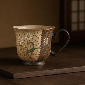 Tasse à thé en céramique peinte à la main avec boîte-cadeau, tasse avec anse en forme de cœur, bord de pétales, tasse principale personnelle Gongfu, vaisselle en porcelaine exquise de 83 ml