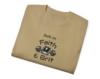 Maglietta "Costruito sulla fede e sul coraggio" / Maglietta da allenamento cristiana con bilanciere
