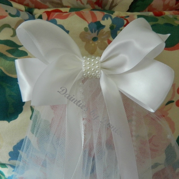 First Communion/Flower Girl  White Satin Bow with Pearl Center with an edged White Veil  NEW