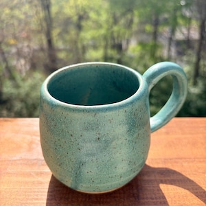 Tazza in gres fatta a mano, ceramica tornita, tazza da caffè in ceramica, alghe marine