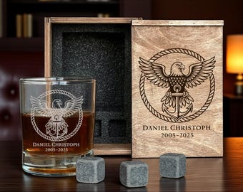Navy veteran Geschenk, personalisierte Whisky-Dekanter-Set, gravierte Rocks Gläser, Geschenkbox aus Holz, Ruhestand Geschenk für Sailor, Weihnachtsgeschenk
