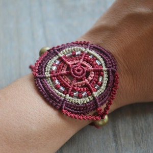 FLERFÄRGADE MAKRAMEARMBAND/Makramé pdf-handledning bild 2