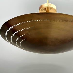 Lampadario Sputnik in stile moderno di metà secolo: lampada da soffitto in ottone grezzo traforato