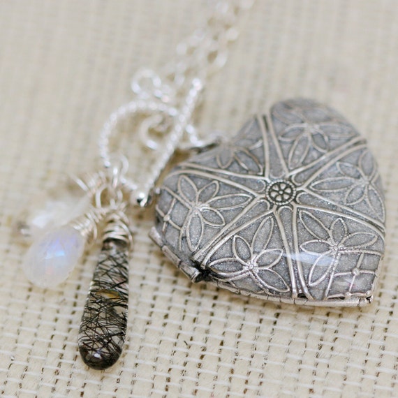 Items similar to Silver Locket,Resin Locket,Locket,Silver Heart Locket