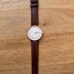 Montre en cuir marron minimaliste personnalisée personnalisée pour homme, cadeau pour mari, montre en métal personnalisée, cadeau gravé, cadeau de Noël Brown+ RoseGold Case