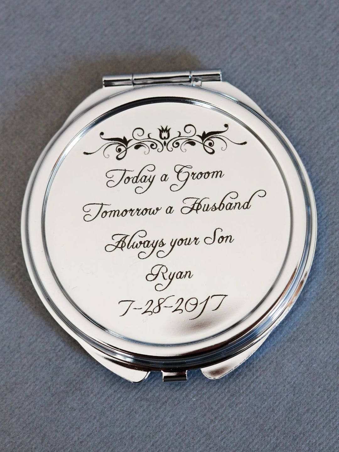 Personalized Compact Mirror Bridesmaids' Gifts 