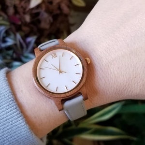 Personalized Women&#39;s Wood Watch,  Shell Dial,Engraved Wooden Watch,Bridesmaids Gifts, - Gift for Her, Anniversary, Wedding gift