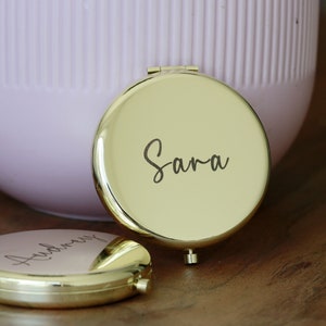 Personalized Compact Mirror,Gifts for Bridesmaid Proposal & Best Friend&#39;s Birthday,Custom Gift for Women,Birth Flower Pocket Mirror for Her