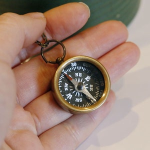 Personalized Compass Necklace , Engraved Compass Pendant, Working Compass Necklace, antique style compass jewelry, real compass pendant