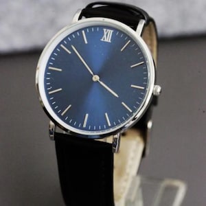 Montre en cuir marron minimaliste personnalisée personnalisée pour homme, cadeau pour mari, montre en métal personnalisée, cadeau gravé, cadeau de Noël Black+Blue Case