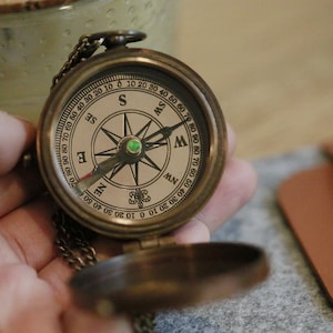 Personalized Engraved  Compass, Working Compass, Compass with Custom Handwriting, Anniversary Gift, Christmas Gift, Groomsmen Gift