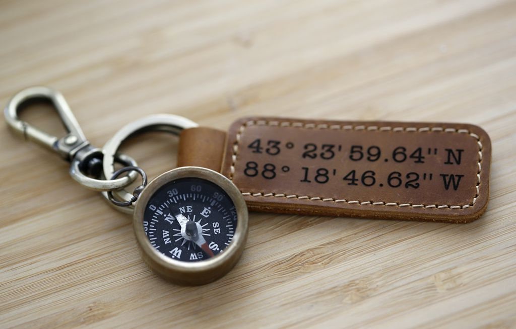 Keychain, Engraved Keychain, Personalized Leather Compass Keychain