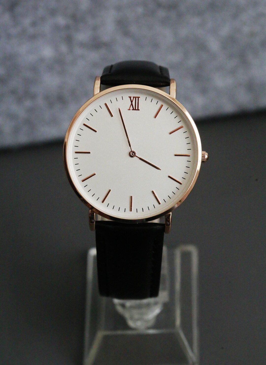 Armbanduhr Rose Gold mit individueller Gravur: Minimalistisches