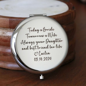 Personalized Compact Mirror, Mother of the Bride Gift,Gift for Mom From Daughter,Mother of Groom Gift,Mother of the Bride Gift,Wedding Gift