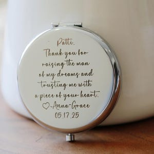 Personalized Compact Mirror,Mother of the Bride Gift,Gift for Mom From Daughter,Mother of Groom Gift,Mother of the Bride Gift,Wedding Gift
