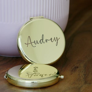 Personalized Compact Mirror,Gifts for Bridesmaid Proposal & Best Friend&#39;s Birthday,Custom Gift for Women,Birth Flower Pocket Mirror for Her