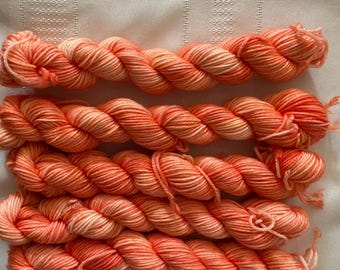 4 fädige Fingering Weight Handgefärbtes Minigarn in Orange