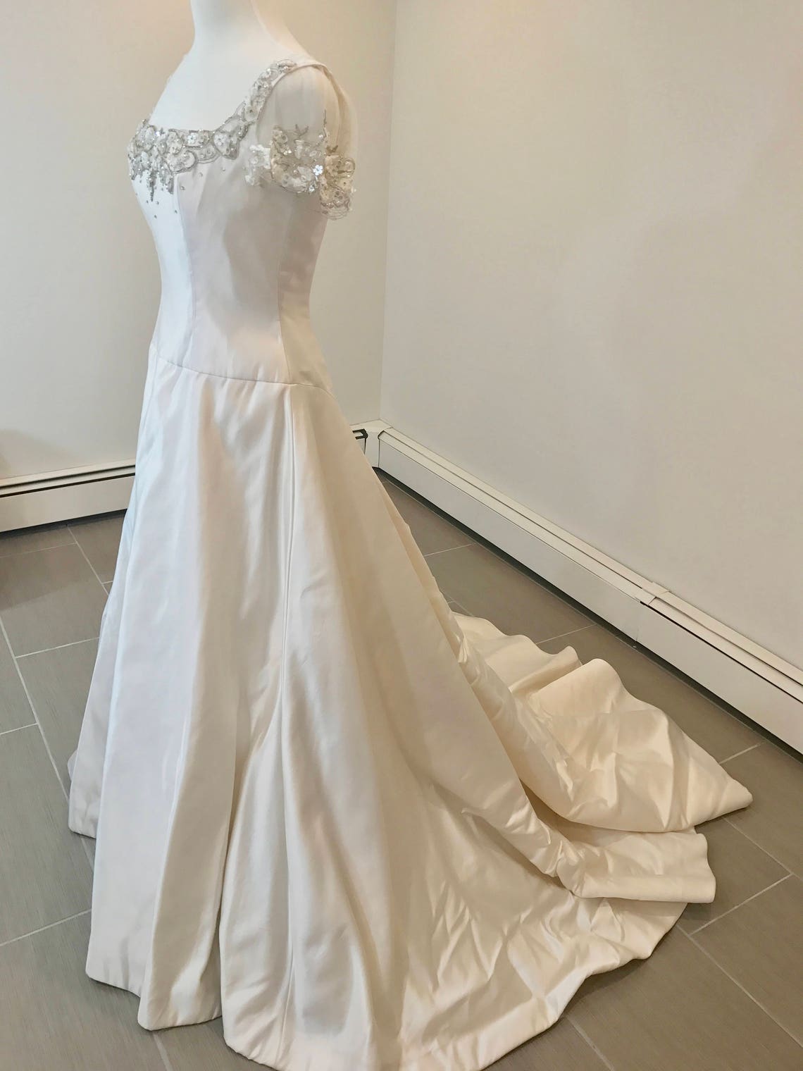 Beautifully Designed Wedding Dress by Givenchy Size 8 - Etsy