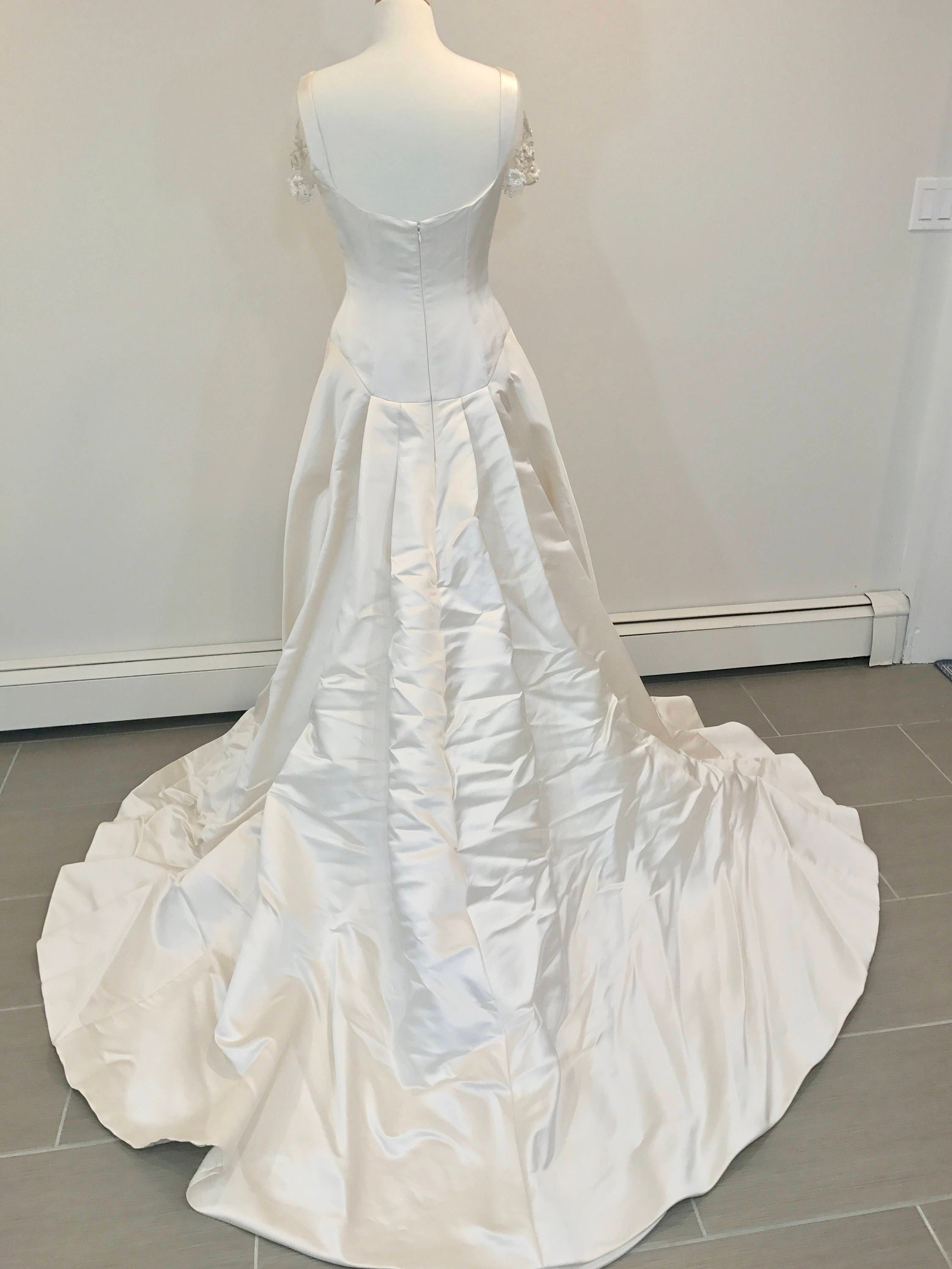 Beautifully Designed Wedding Dress by Givenchy Size 8 - Etsy