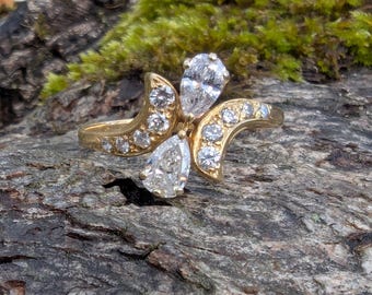 Vintage French 18K Gold Pear Cut Diamond Toi et Moi Ring , Two Stone Bypass Ring.