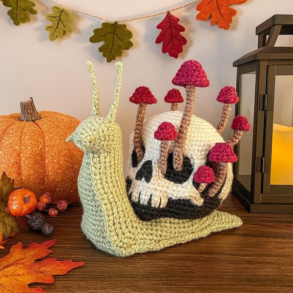Patrón de caracol segador de hongos a crochet, decoración acogedora para el hogar en otoño, tutorial de peluche amigurumi, regalo de Acción de Gracias