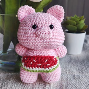Pig keychain, piggy keychain, crochet keychain, handmade keychain, wedding favor keychain, gift keychain