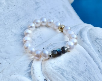 Freshwater Pearl & Faceted Labradorite Bracelet