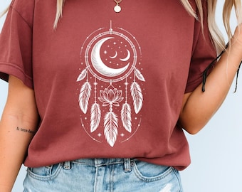 Comfort Color Shirt, Boho Dreamcatcher Tee, Womens Graphic Tshirt, Watercolor flowers, Vintage Feather Floral, Girlfriend gift