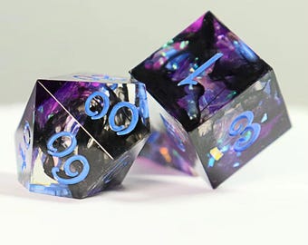 7 Pieces of Handmade Black and Purple Resin Multi-Faceted Dice Set, Galaxy Glitter with Sharp Edges, Sharp edge resin dice set for DnD, D&D
