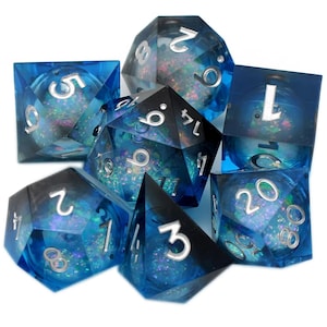 Resin Dice 7pcs Set – Solid Polyhedral RPG Dice for Roleplaying Games, Custom Fantasy Dice Set, Liquid Core Dice