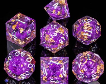 Juego de 7 dados de resina con núcleo líquido para juegos de rol de fantasía y juegos de mesa – Dados con temática de dragones, compatibles con Pathfinder, juego de dados para juegos de rol