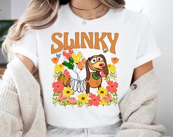 Camiseta floral de Disney Toy Story Slinky Dog, camiseta Slinky Dog, regalo para amantes de los perros, camiseta para familias amantes de los perros, camiseta de cumpleaños de Slinky Dog