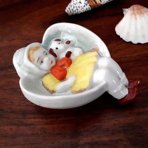 Vintage 30s 40s Dish ceramic Heart Girl Puppy Made in Japan Deco Gift figurine