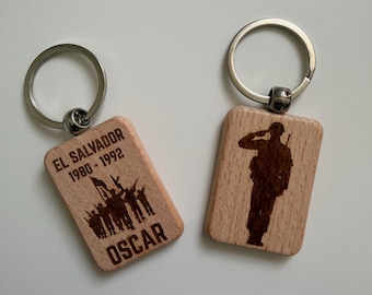 Personalized El Salvador Civil War Veteran Keychain – Handmade Wooden Gift