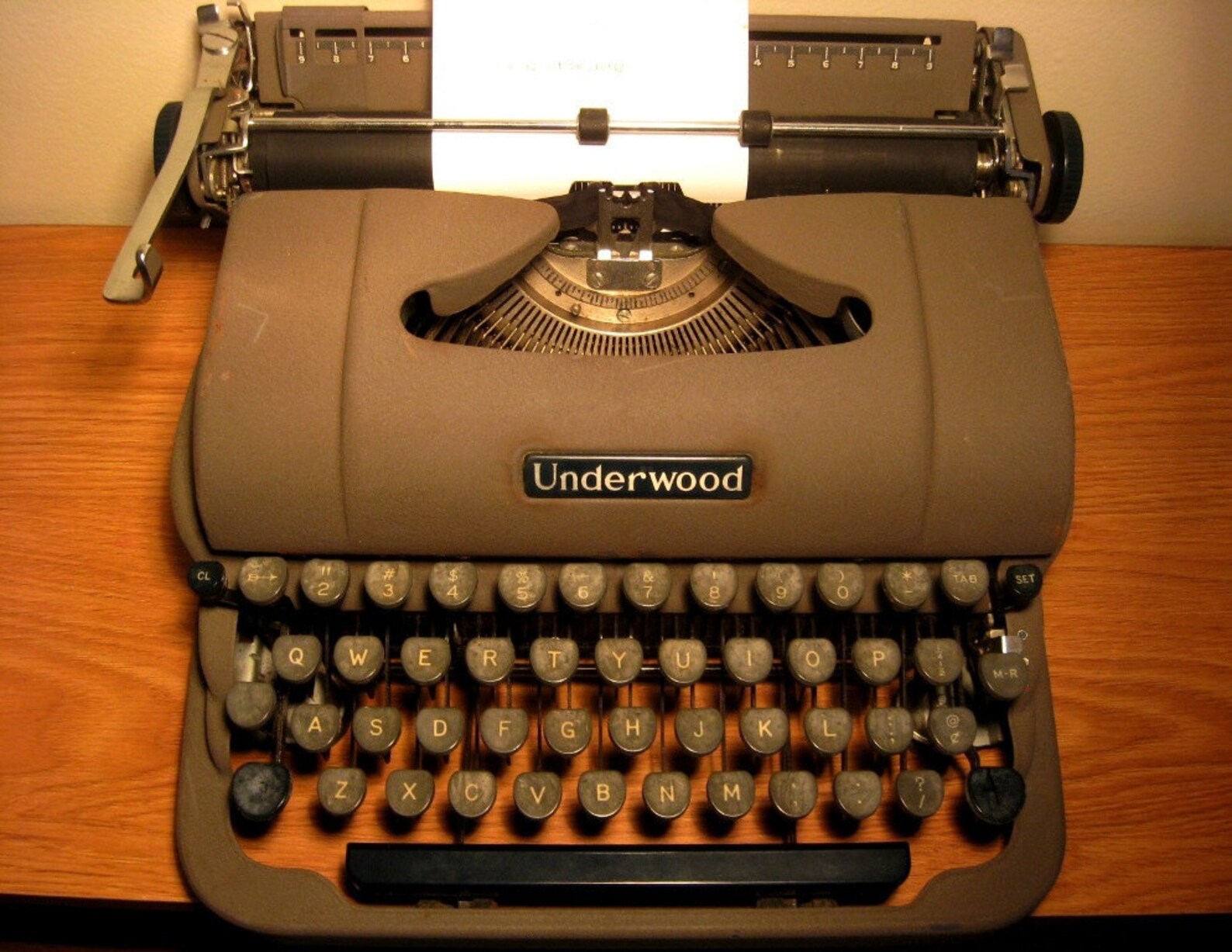 Underwood Finger Flite Champion Manual Typewriter circa 1950. | Etsy