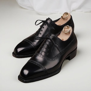Sapatos italianos artesanais com cadarço para homens, sapatos sociais de couro legítimo, sapatos com sola de couro, calçados clássicos de grife para negócios e casamento