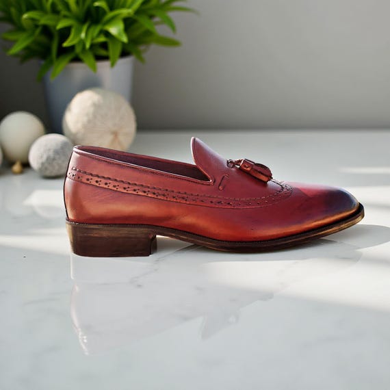 Handmade Leather Wingtip Brogue Shoes: Classic Formal Style  display picture 1